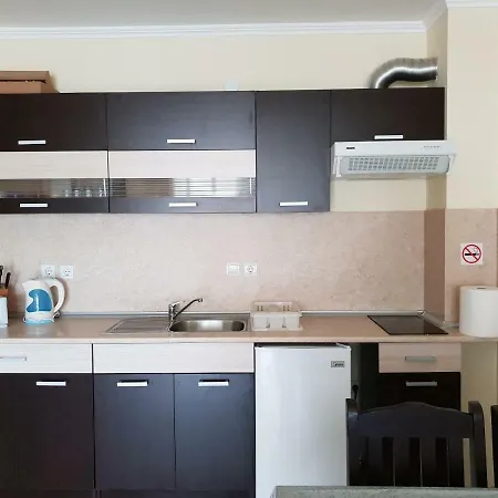 Central Plaza Studio Апартамент *